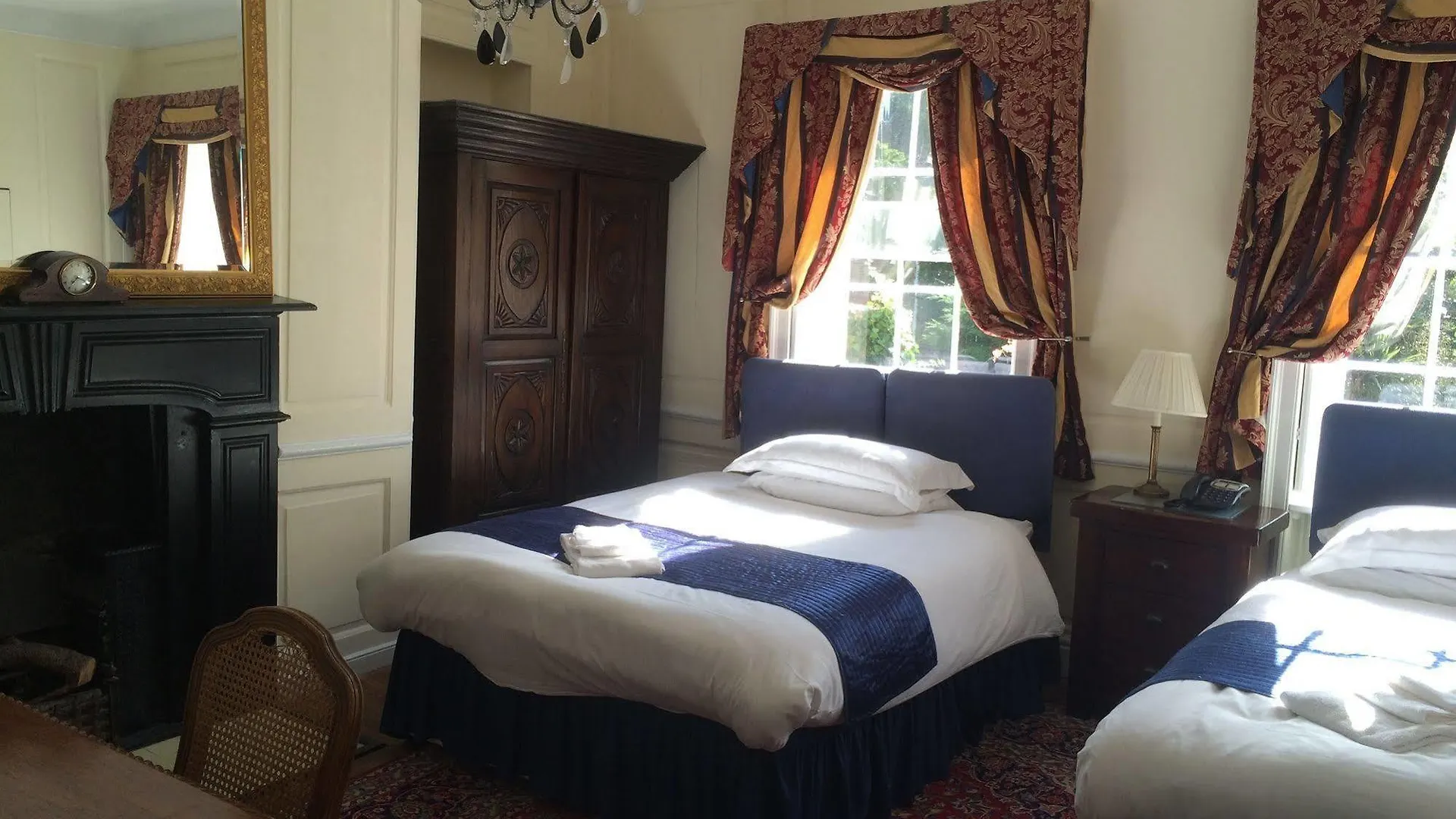 Harmondsworth Hall Guest House West Drayton  3*, West Drayton (Middlesex)