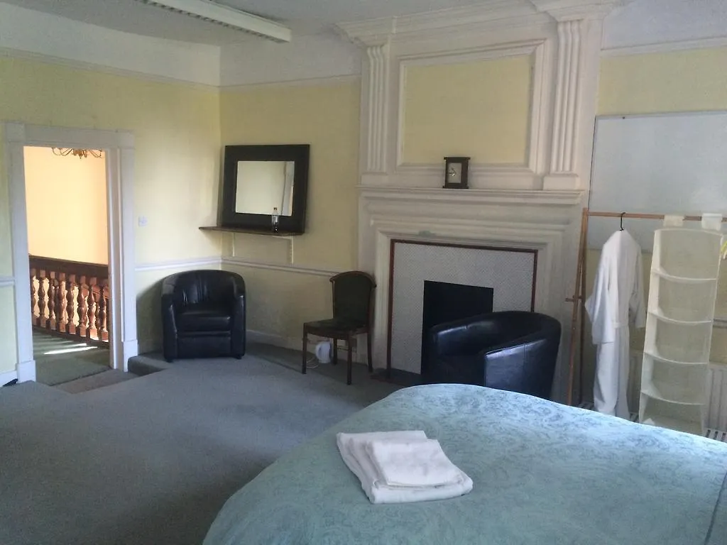 Harmondsworth Hall Guest House West Drayton   West Drayton (Middlesex)