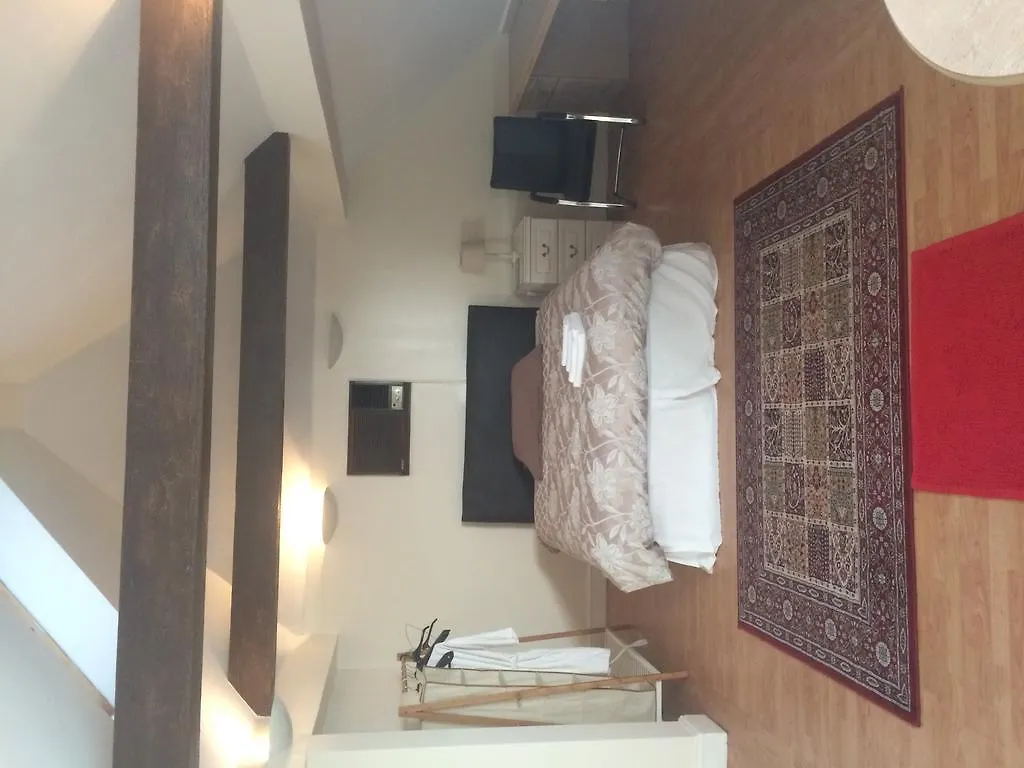 Harmondsworth Hall Guest House West Drayton